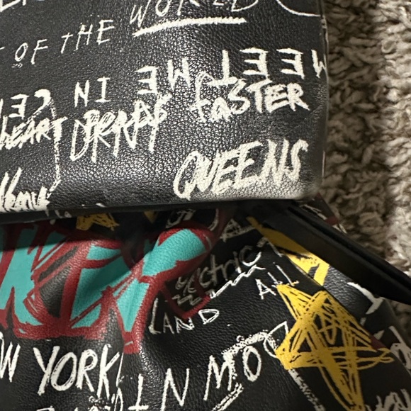 DKNY GRAFFITI BACKPACK HANDBAG - Picture 8 of 13